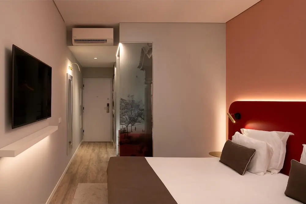 King David Suites 202 by Homie