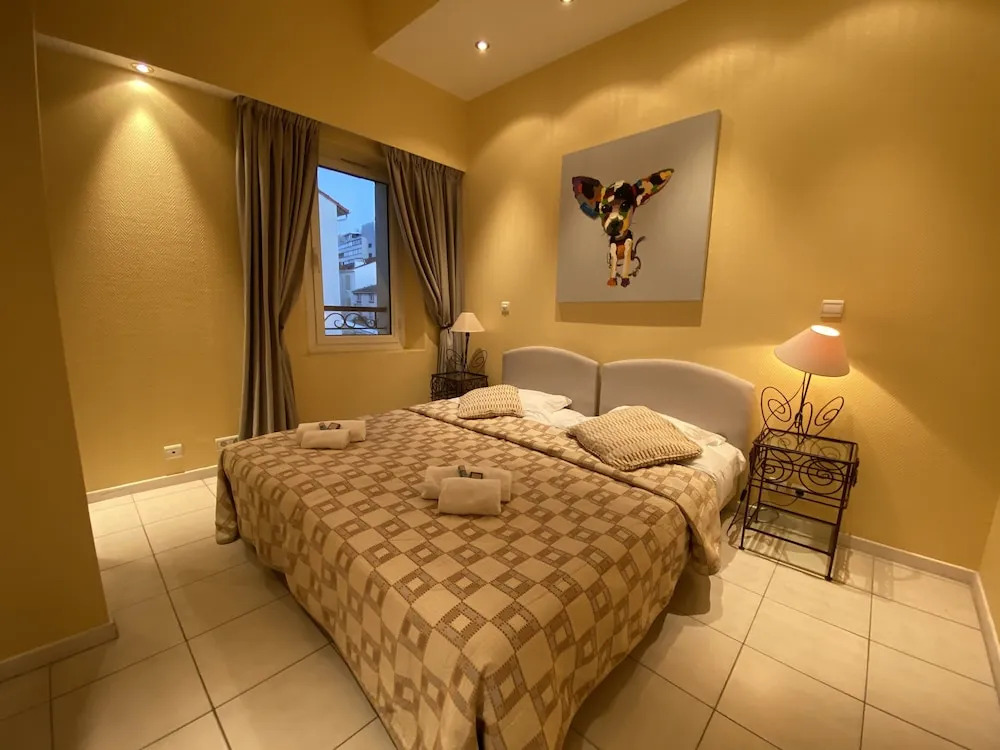 Cannes Holiday Suites 2