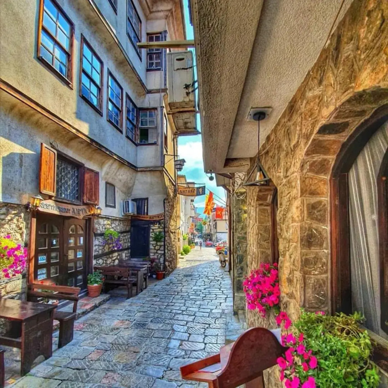 Small Luxury En suites ELEONOR