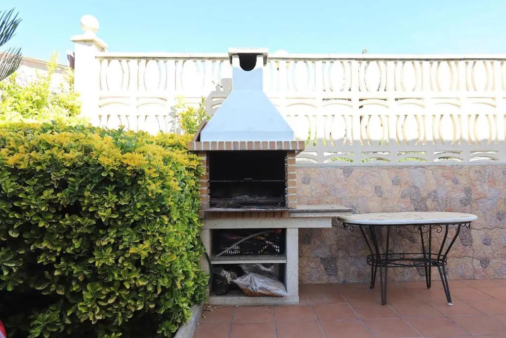 AT131 Aire acondicionado, comunidad con piscina, playa a 800m