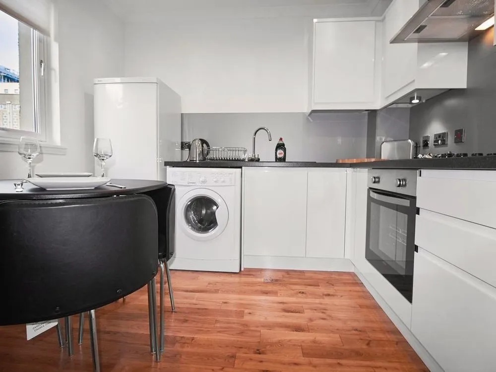 Thistle Apartments - City View Apartment