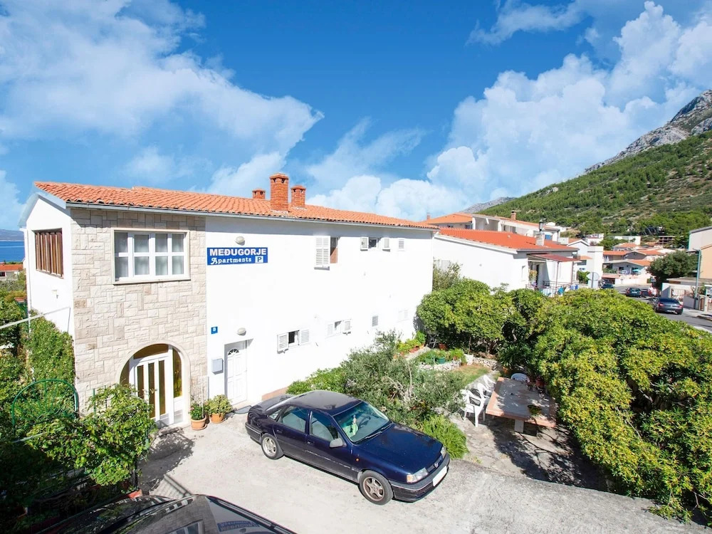 Cosy Holiday Home in Baška Voda With Terrace