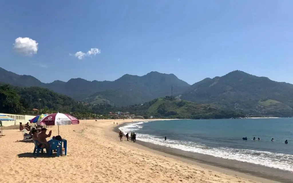 Apto 2 quartos de frente para o mar em Garatucaia