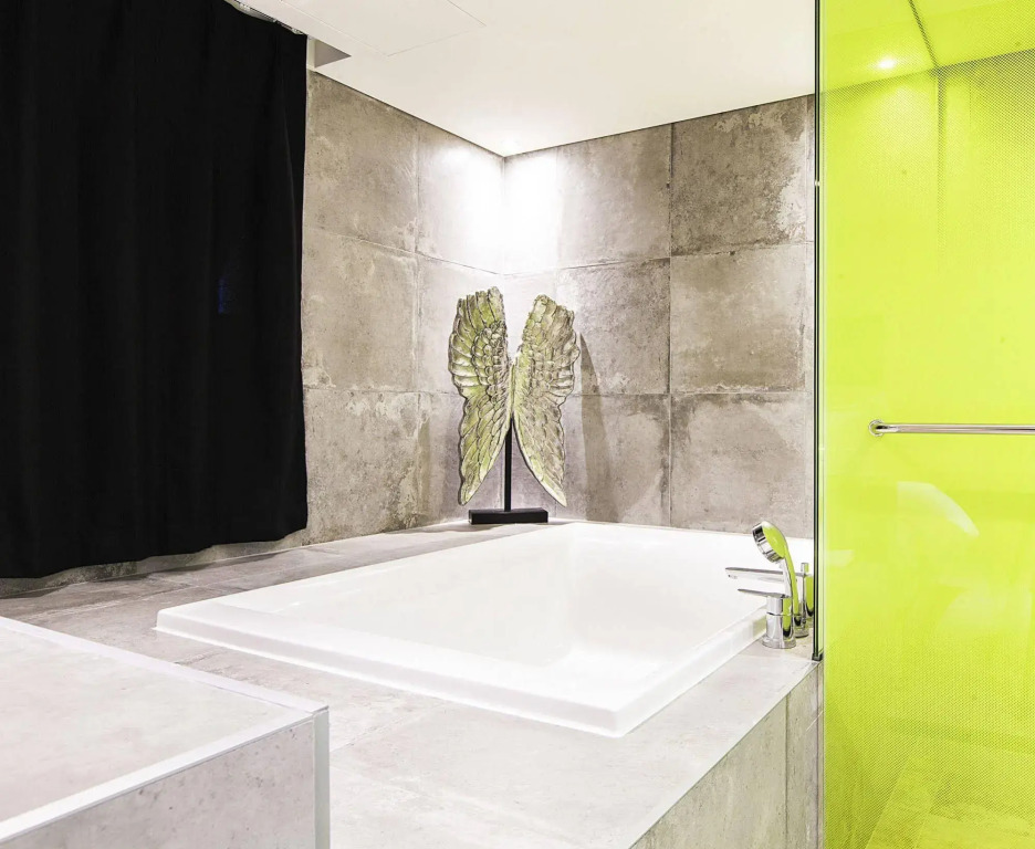 Richwell Hotel