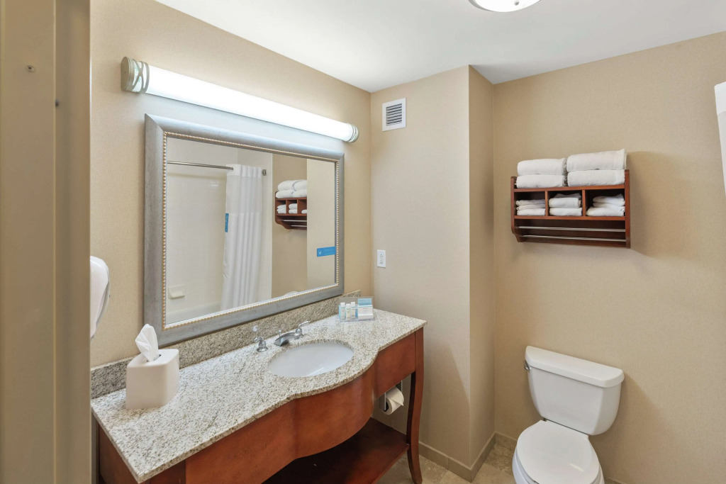 Hampton Inn & Suites Mystic
