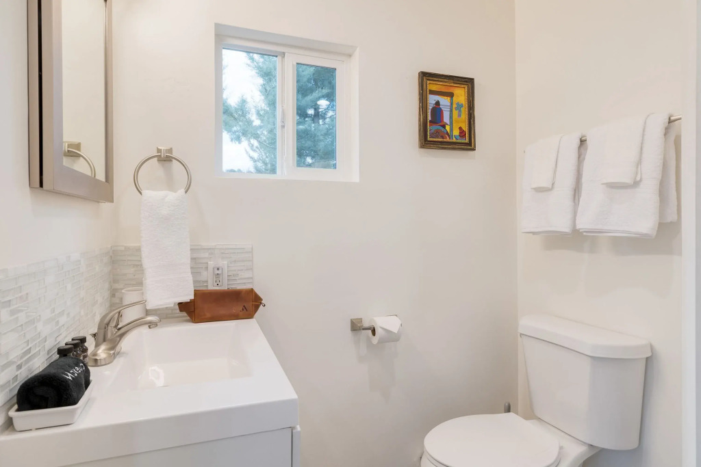 Luxury Escape w/ Mtn Views, Hot Tub, Outdoor Living The Viewpoint by Avantstay