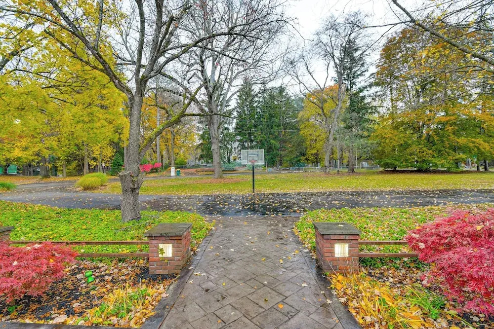 Spacious Rochester Home w/ Heated Pool & Hot Tub