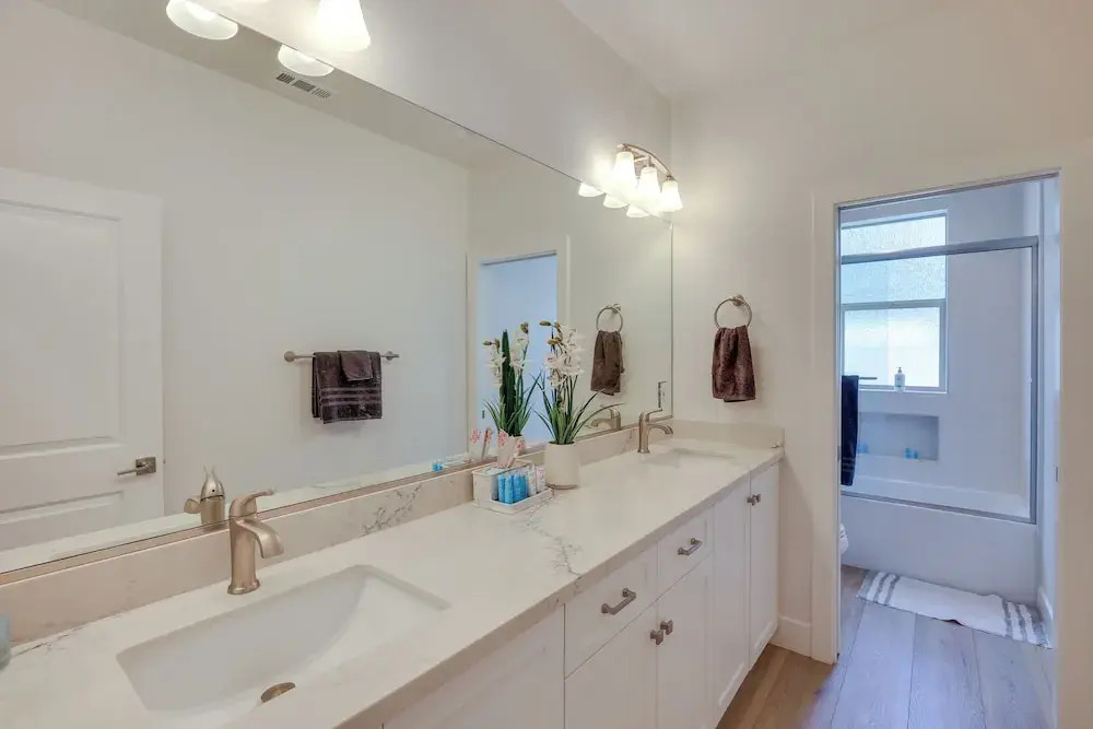 Pet-Friendly Paramount Home, 16 Mi to Los Angeles