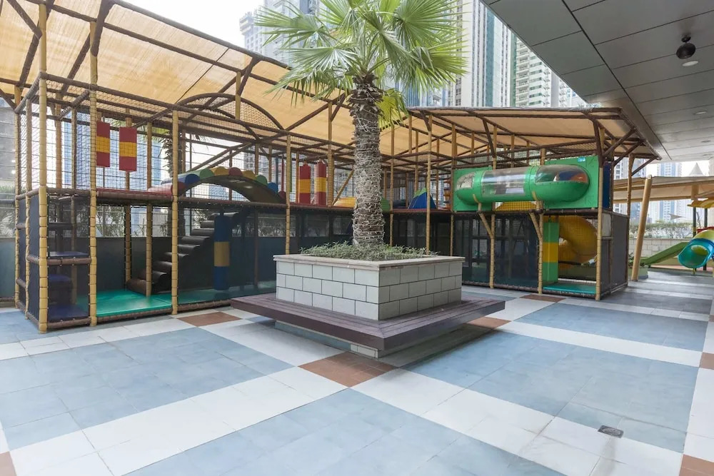 Charming & Spacious Apt in Dubai Marina - Fits 5