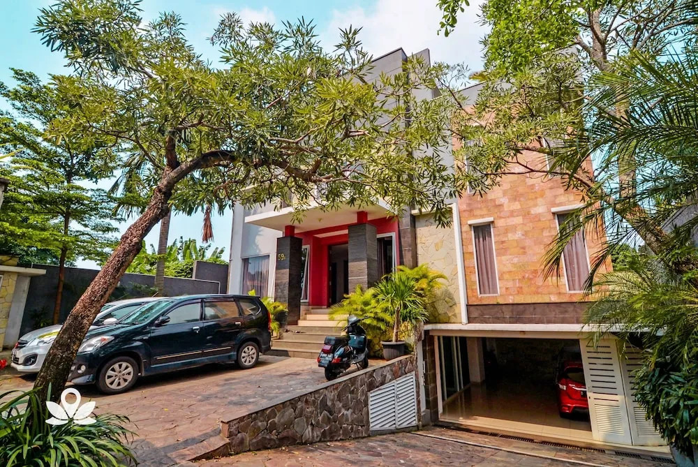 ZEN Rooms Basic near Cilandak Town Square