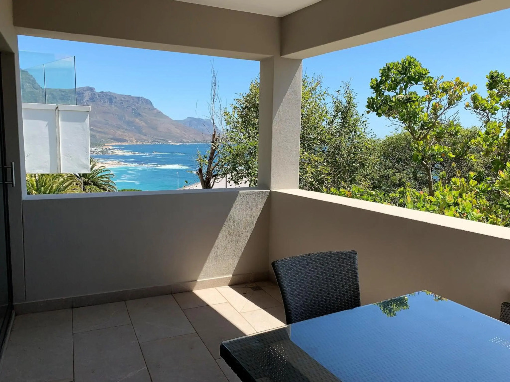 6 on Clifton - Spacious 2 bedroom apartment