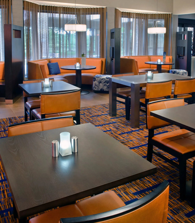 Courtyard By Marriott Hartford Windsor Airport