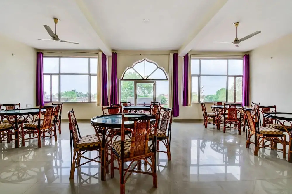 OYO 19951 Hotel Saif