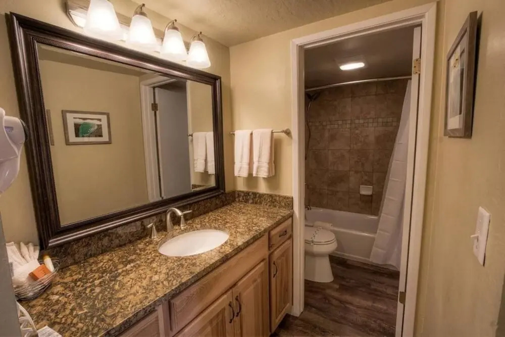 Our Happy Place 3 Bedroom Home by RedAwning
