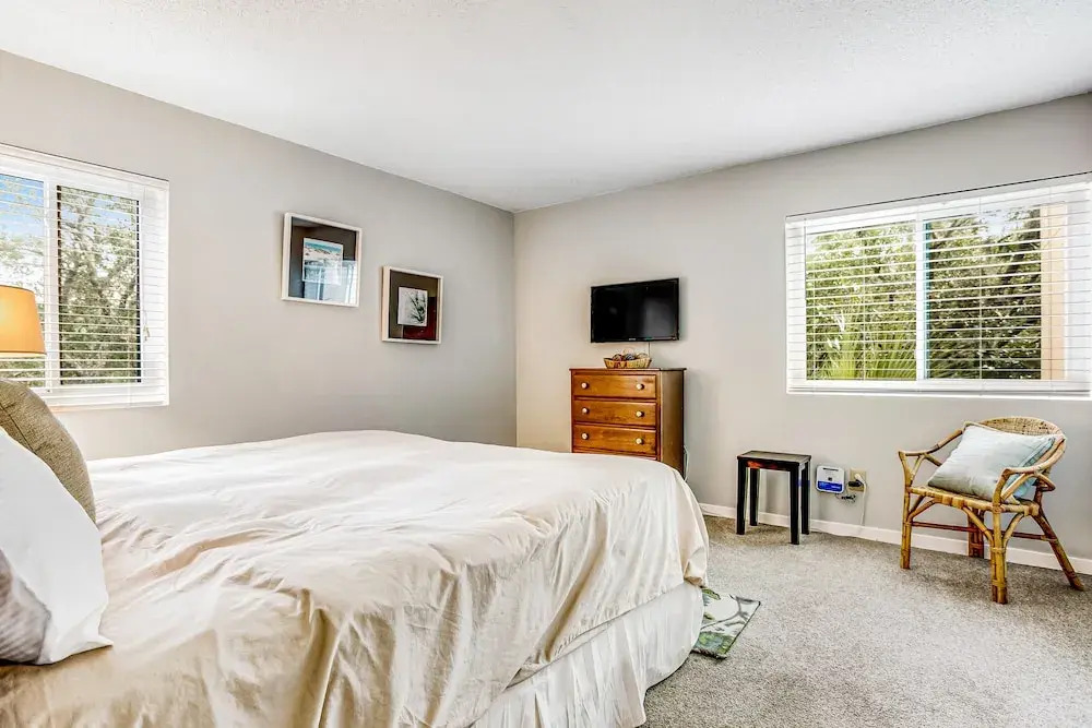 Charming Villa Just Steps to Beach & Shared Pool w/Central AC, Private WD, WiFi