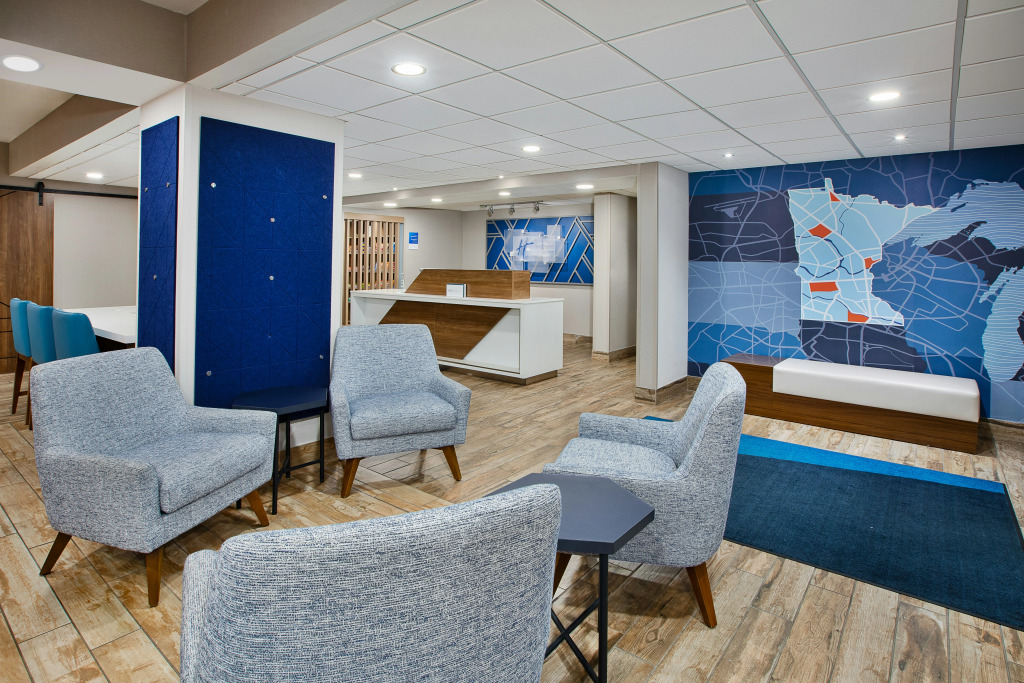 Holiday Inn Express & Suites Eden Prairie - Minneapolis by IHG