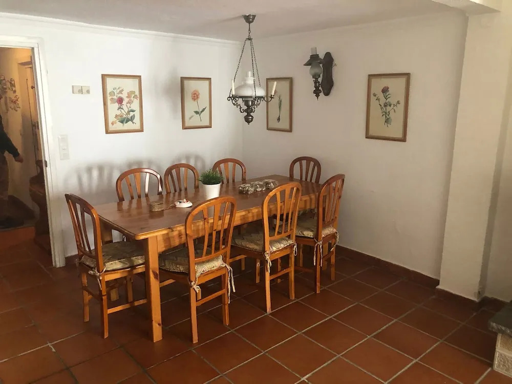 Spacious and Sunny Luxury Located in the Lower Area
