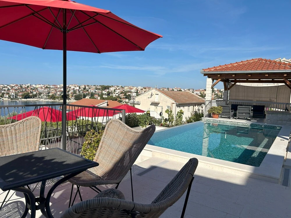 Heated Infinity Pool, Family Apartment With Panoramic sea View 3