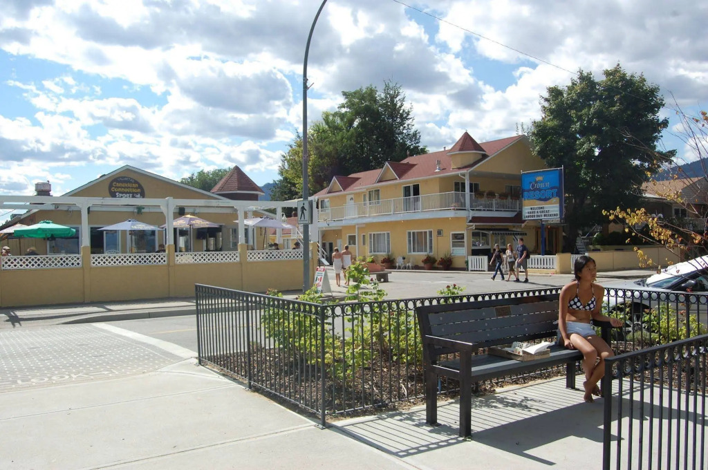Crown Resort Motel