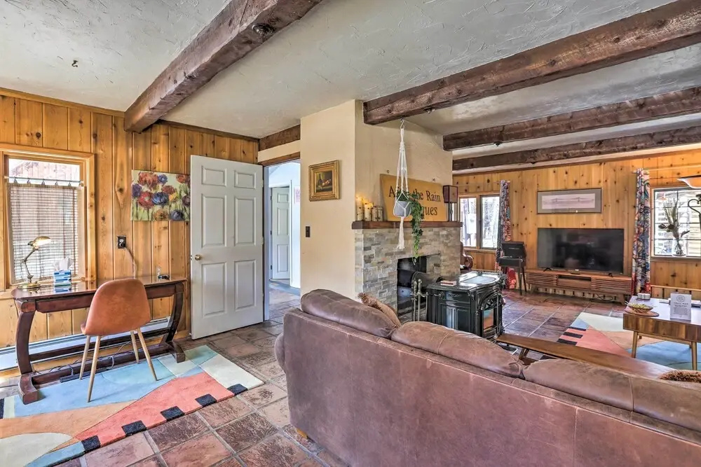 Remodeled Lake Cabin, Stunning Mtn View, New Patio