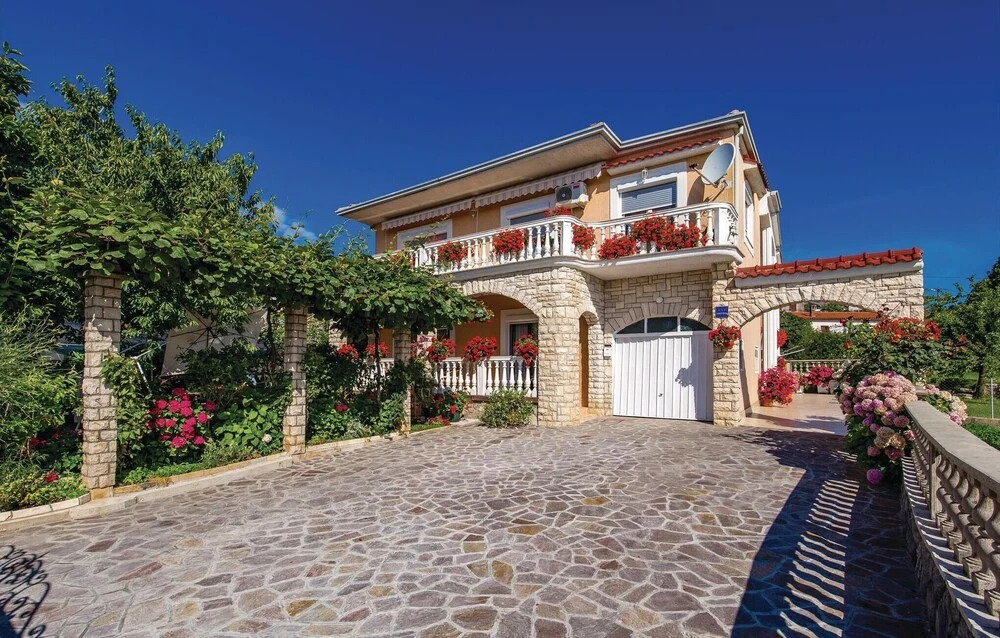 Beautiful Home in Matulji With Wifi and 2 Bedrooms