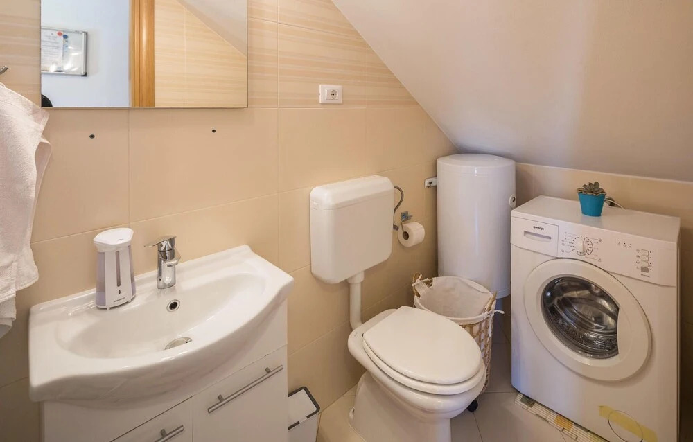 Stunning Home in Sosici With Wifi and 2 Bedrooms