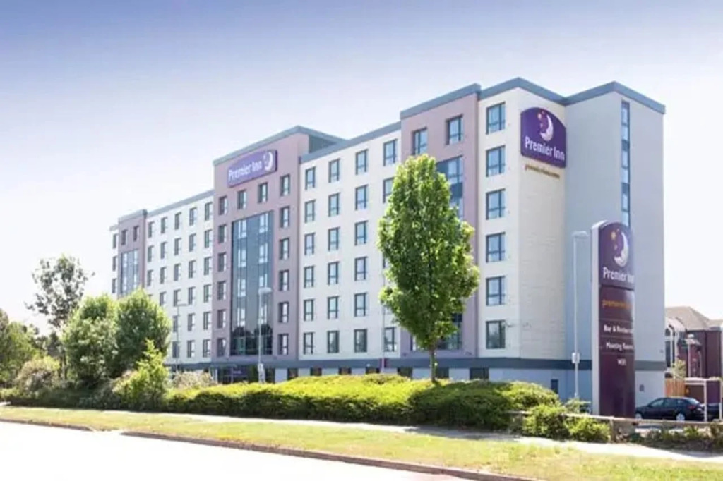 Premier Inn London Gatwick Manor Royal