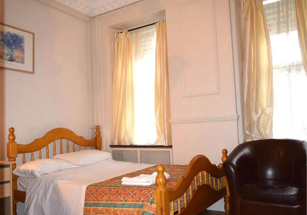 Ventures Hotel