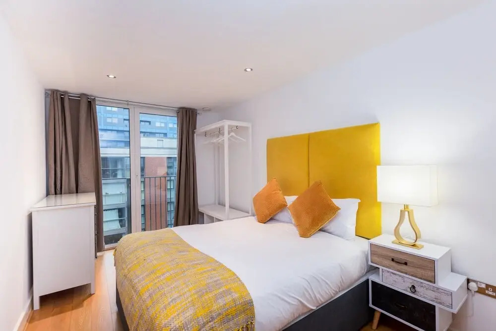 Waterside Bliss 2 Bed 2 Bath Apartment