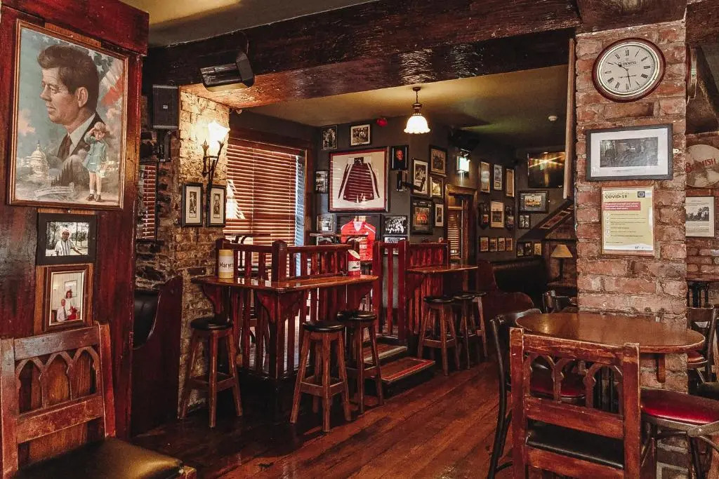 Muskerry Arms Bar and B&B
