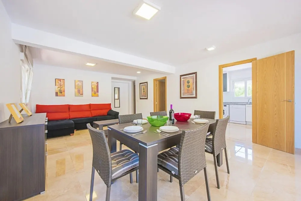 Villa - 7 Bedrooms with Pool - 104989