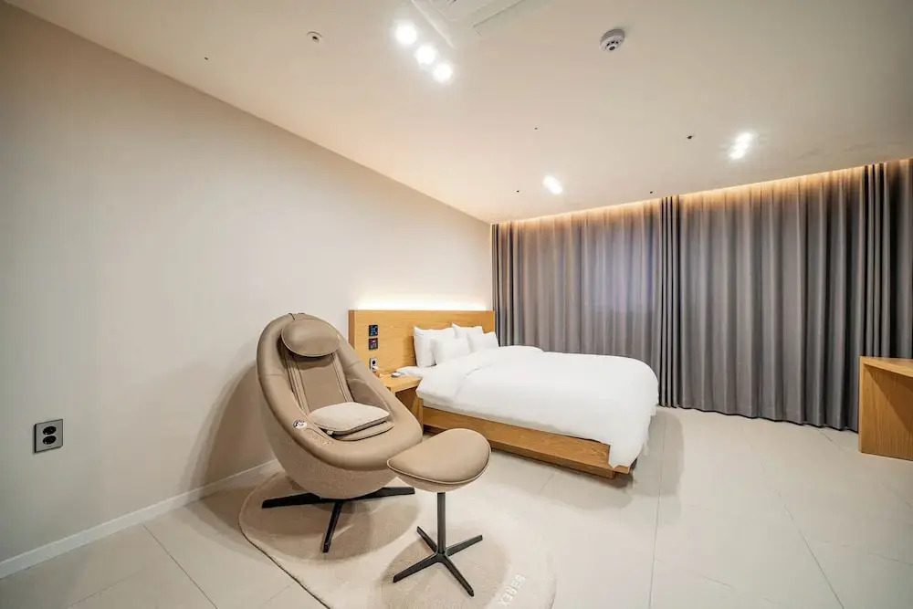 Mokpo Brown Dot Hotel Namak