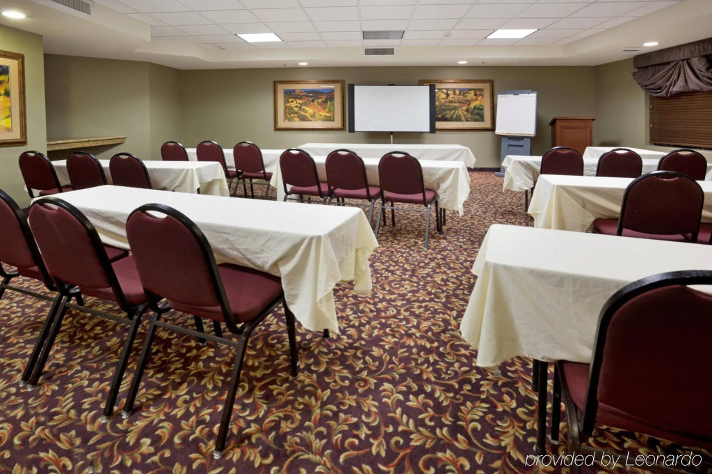 Holiday Inn Express Hotel & Suites Marina by IHG
