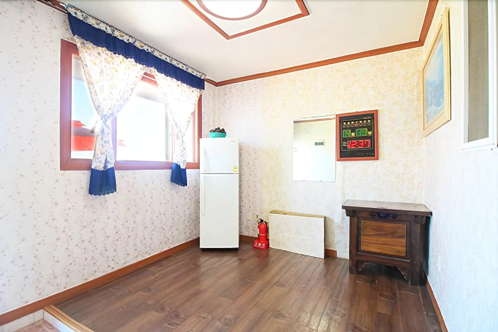 Taean Gat Ford Pension