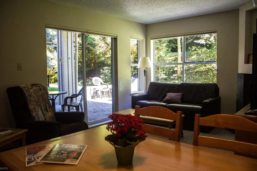 Hot tub | Steps to Blackcomb | Free parking