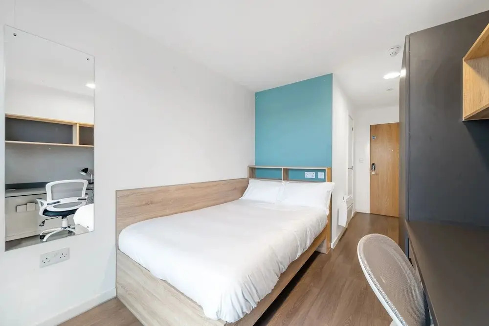 Canvas Arundel House in Coventry