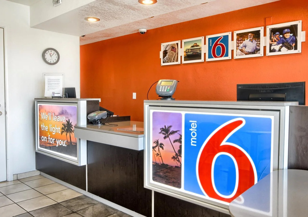 Motel 6-Fresno, CA - Blackstone North