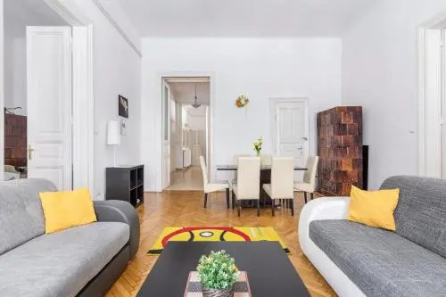 Izabella Home 2 Budapest