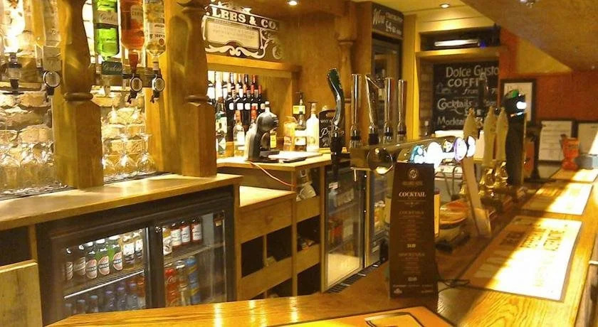 Holland Hotel