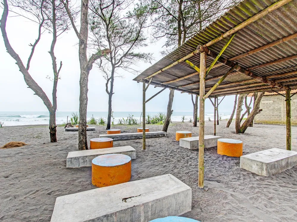Hotel O Sari Laut