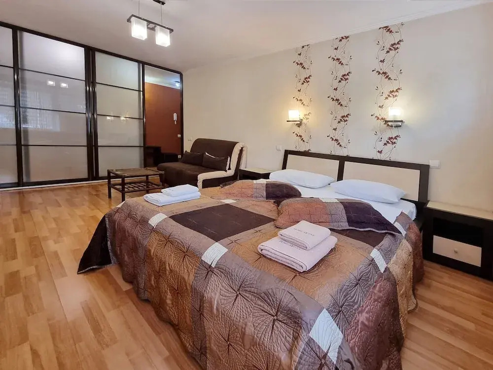 Апартаменты Home-Hotel, ул. Хорива, 50