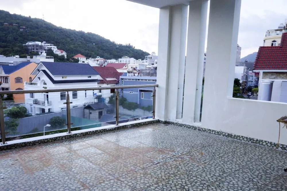 F5 Villa