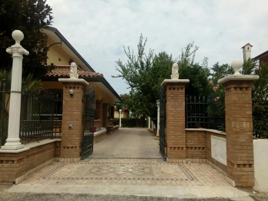 Villa leonia