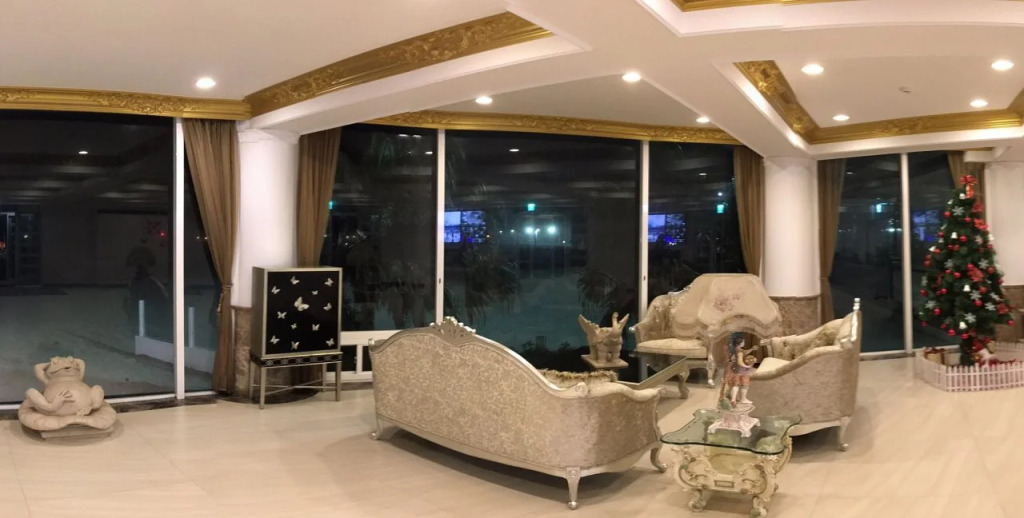 White House Hot Spring Beach Resort