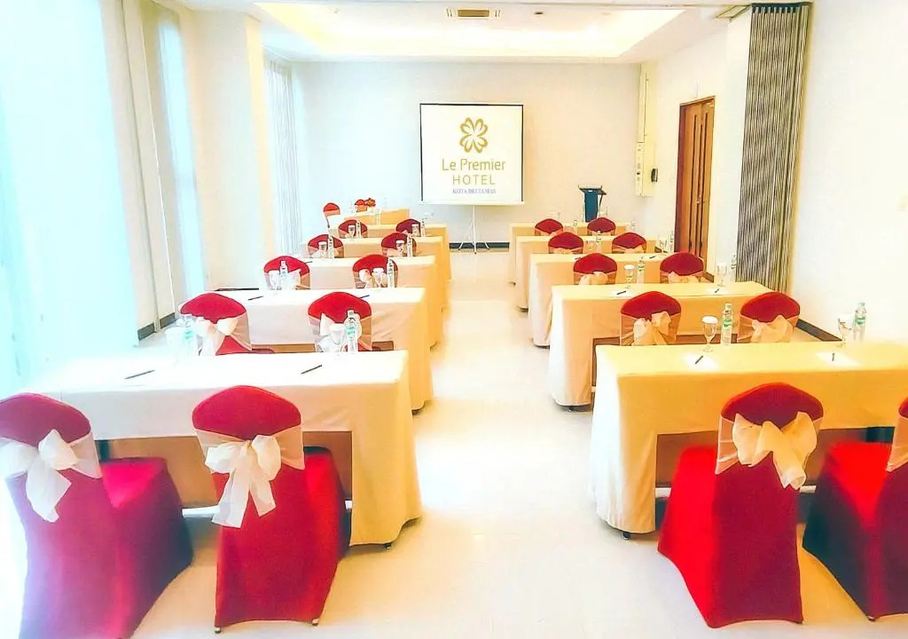 Le Premier Hotel Deltamas