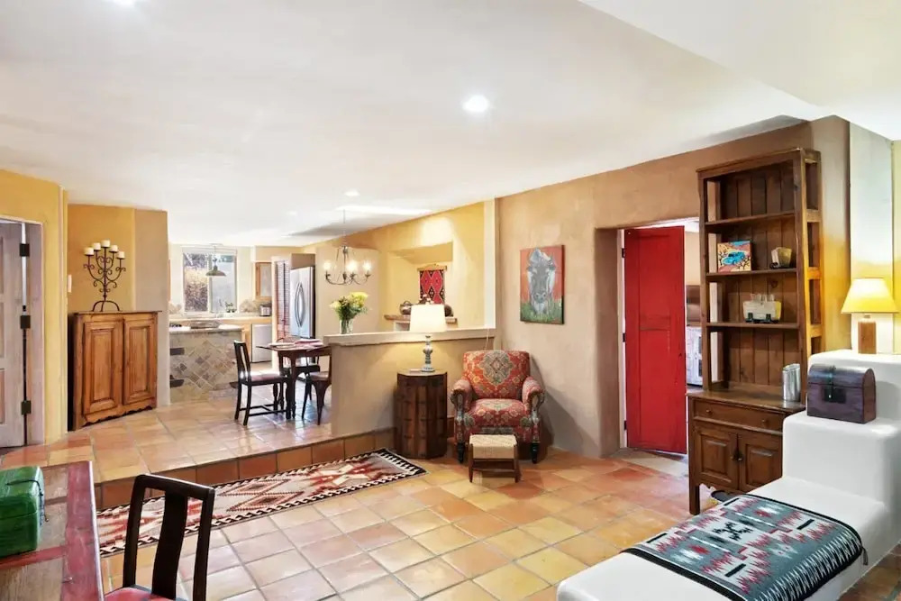 Casa Carmen Zia - Comfortable East Side Elegance - NEW Listing