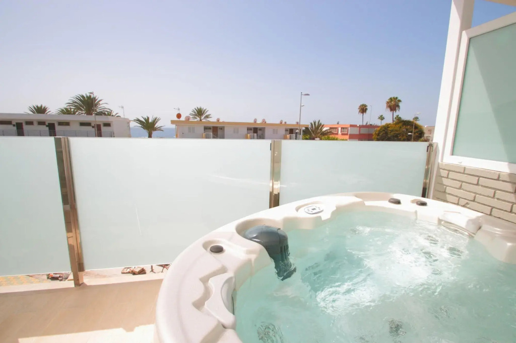 HL Suites Nardos - Only Adults