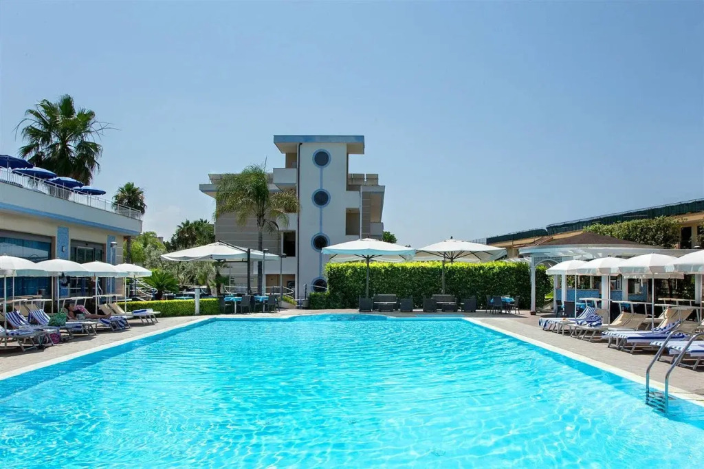 Hotel Premiere Pool & Resort