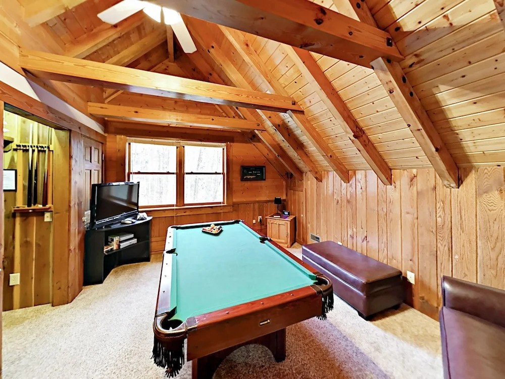 Ridgetop Retreat - 2 Br Cabin