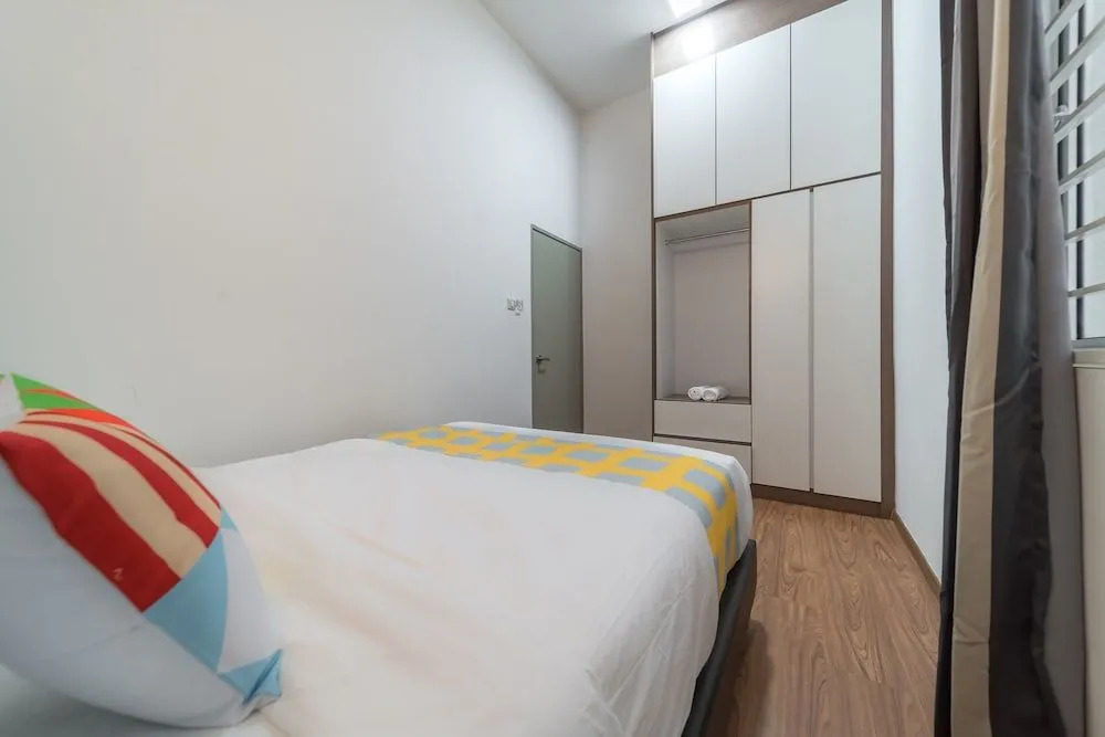 Oyo Home 1086 Vibrant 2Br Vue Residence